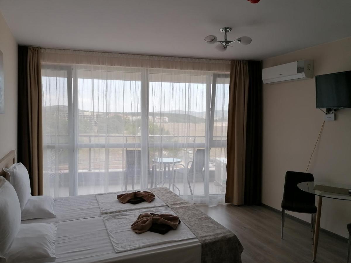 Apart Allure Dobi Aparthotel Primorsko Exteriör bild
