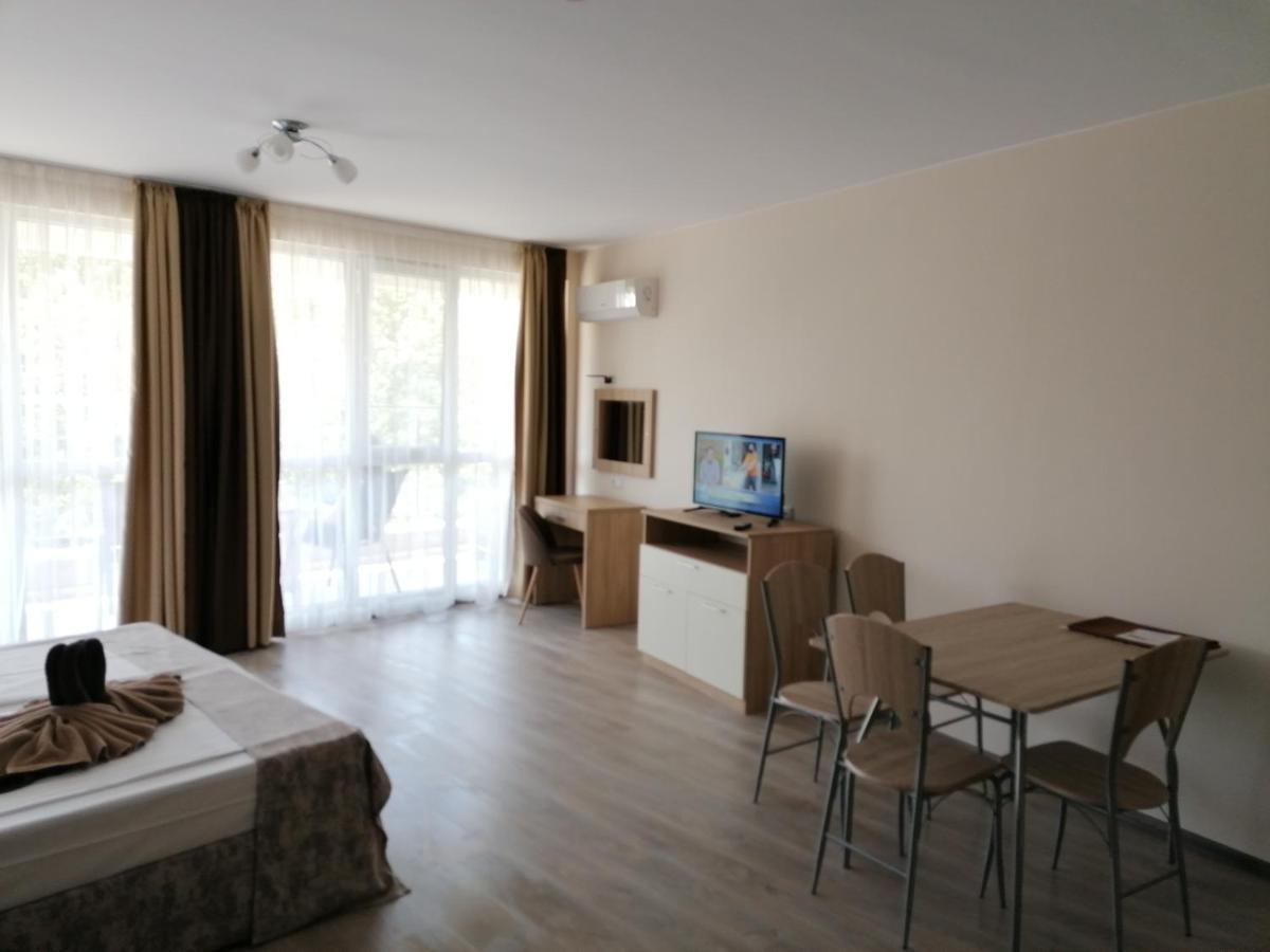 Apart Allure Dobi Aparthotel Primorsko Exteriör bild